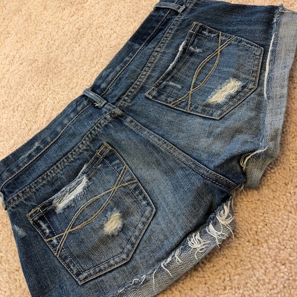 Abercrombie & Fitch Distressed Jean Short - Picture 5 of 7